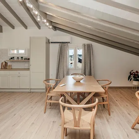 Pentanemi Loft, Corfu Old Town Apartment *